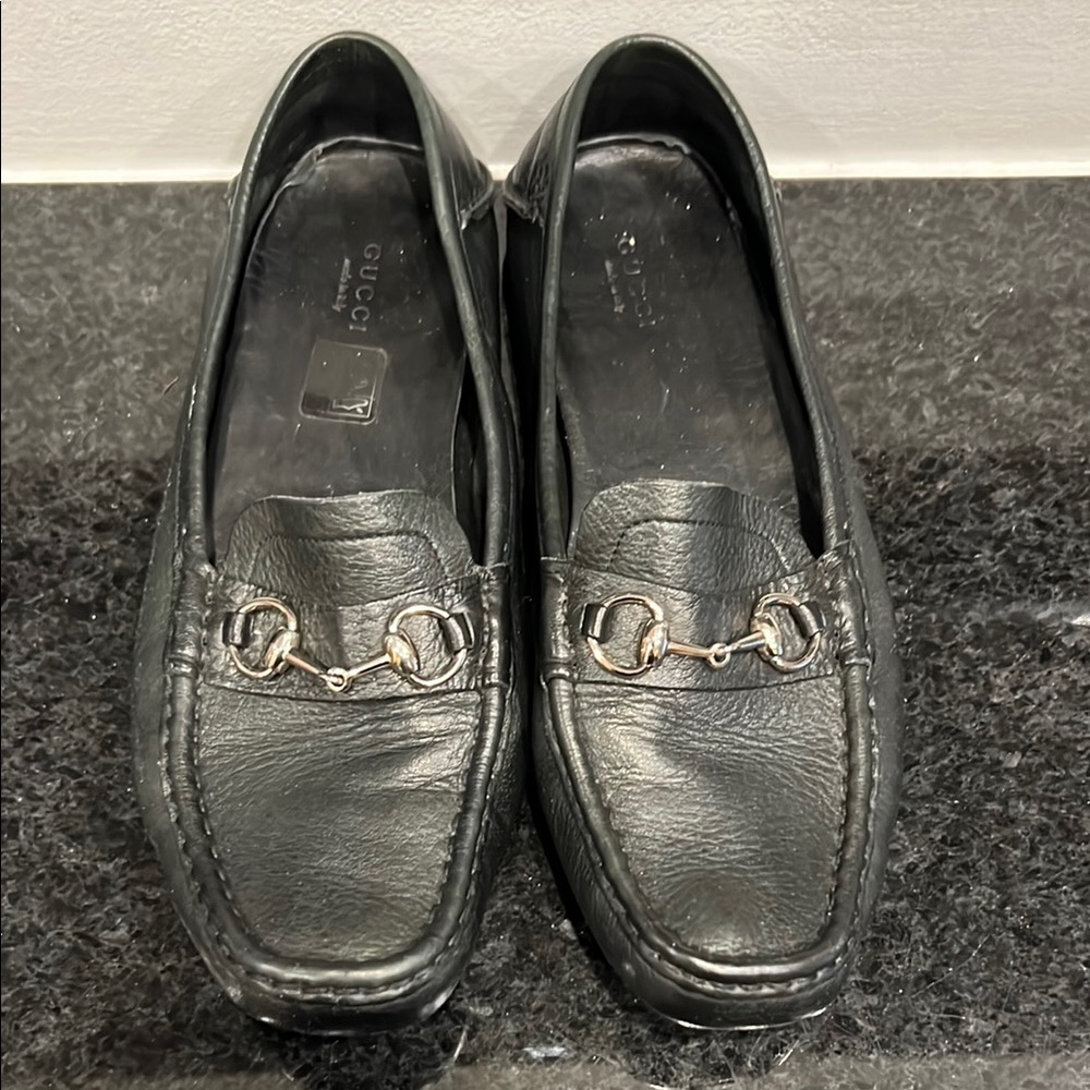 Gucci Black Leather women’s Slip-On Loafers